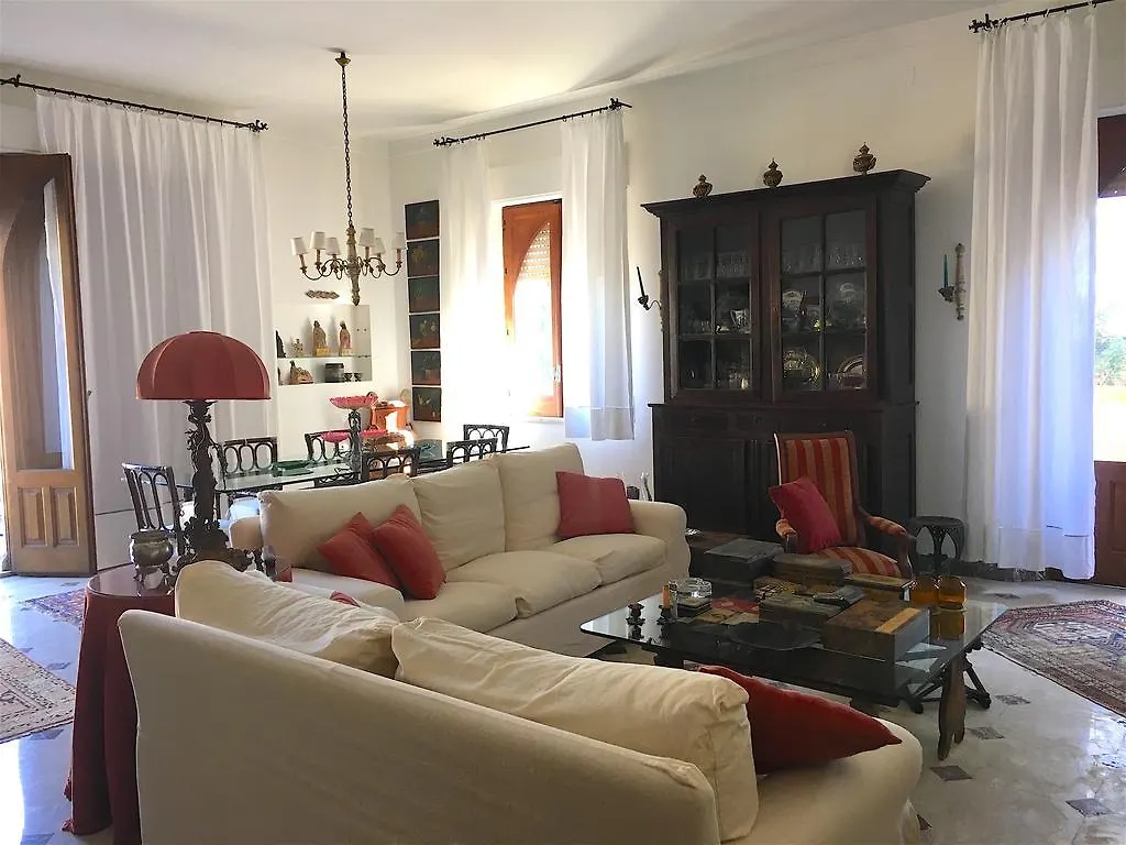 דירות טאורמינה Casa Ludovica 0*,